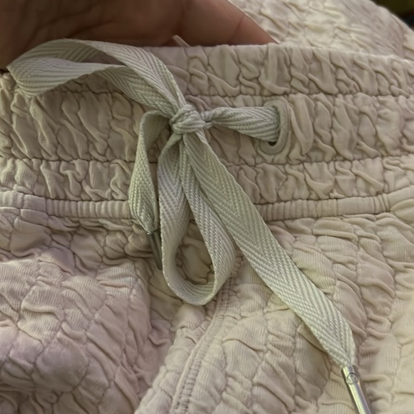 Lululemon Athletica Ripped Wide Leg Super Highwaist Crop Pant Women’s 10 - Picture 9 of 11